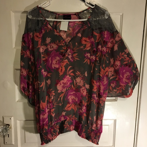 torrid Tops - Torrid Sz 0 Floral Blouse w/ Elastic Waist